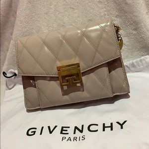 ‼️GIVENCHY GV3 Small Leather Shoulder Bag‼️